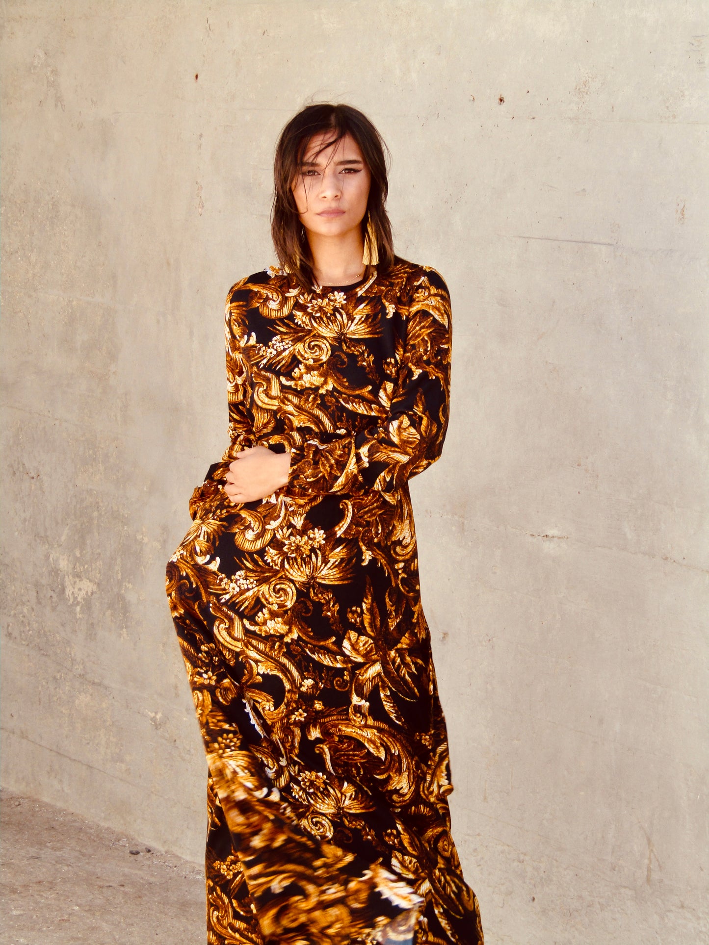 Mona A - Black and gold